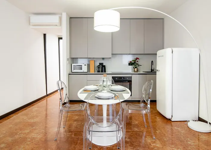 Lovelyhomes Riviera Apartment
